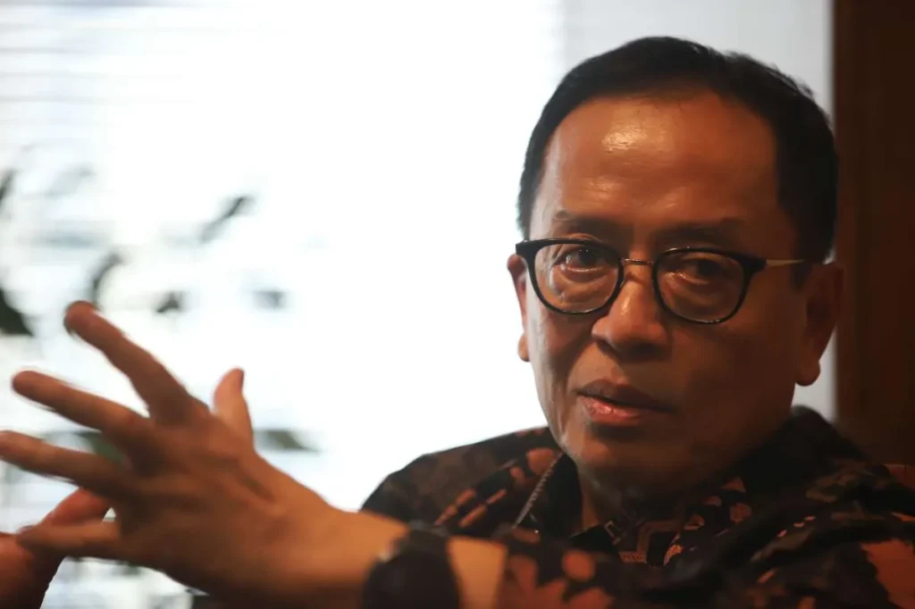 OJK Nilai Suku Bunga Kredit Turun, BI Sebut Transmisi Lambat: Analisis Akar Masalah Biaya Dana Perbankan