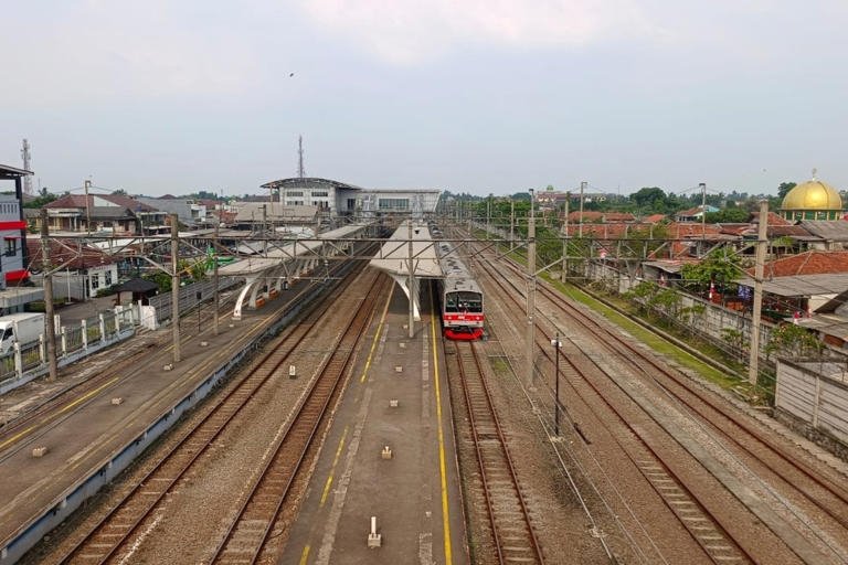 Prabowo Targetkan Reaktivasi dan Pembangunan 12.000 Km Rel Kereta Api untuk Pangkas Biaya Logistik